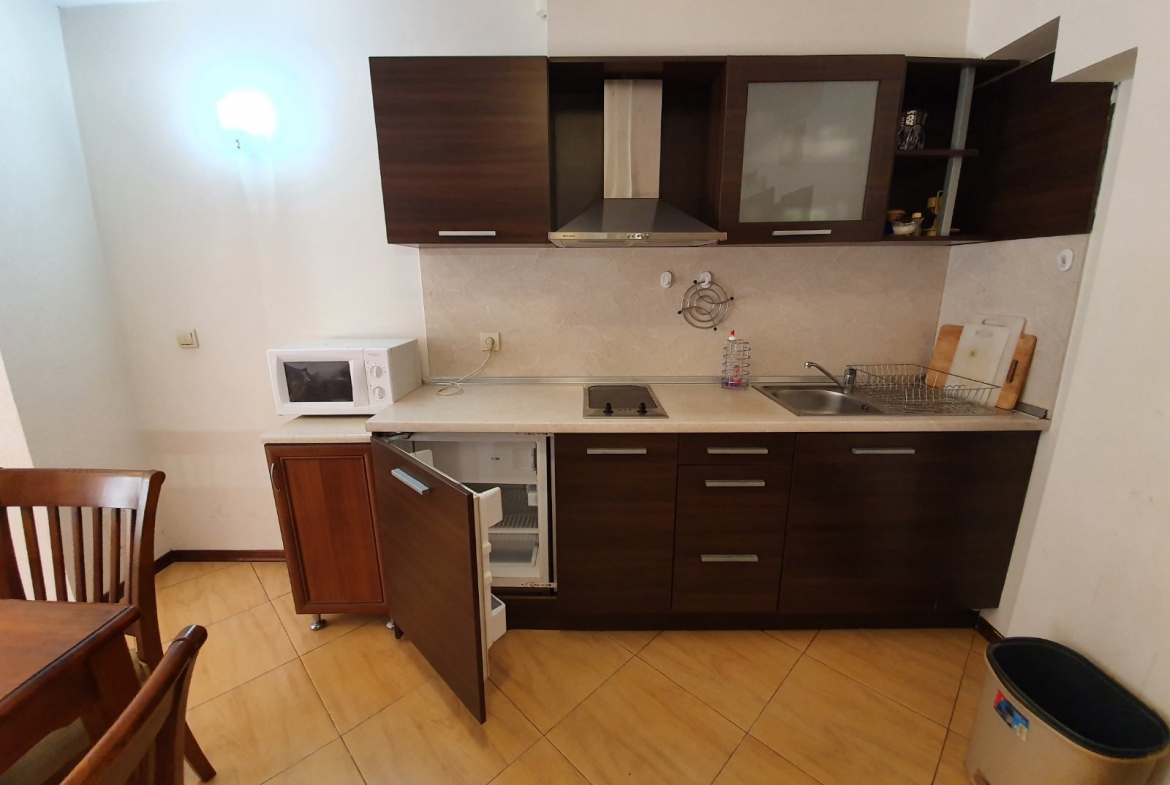 one-bedroom apartment with low maintenance fee in bansko