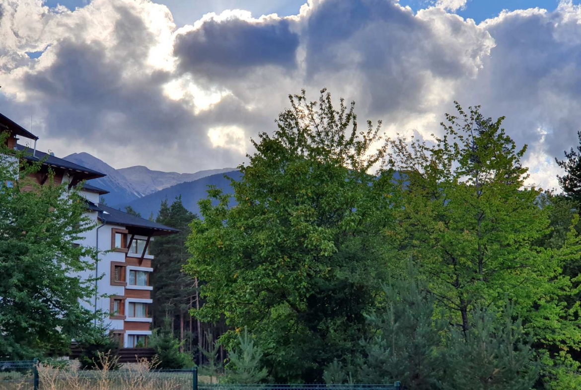 bansko: one-bedroom apartment with fireplace for sale