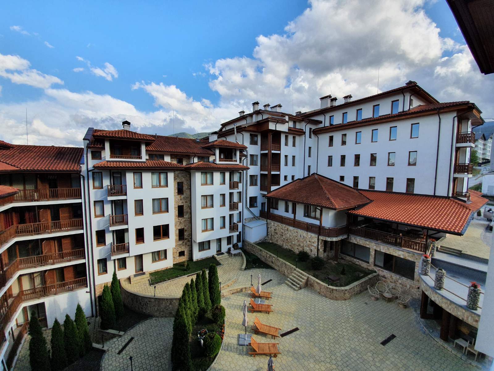 bansko: one-bedroom apartment with fireplace for sale