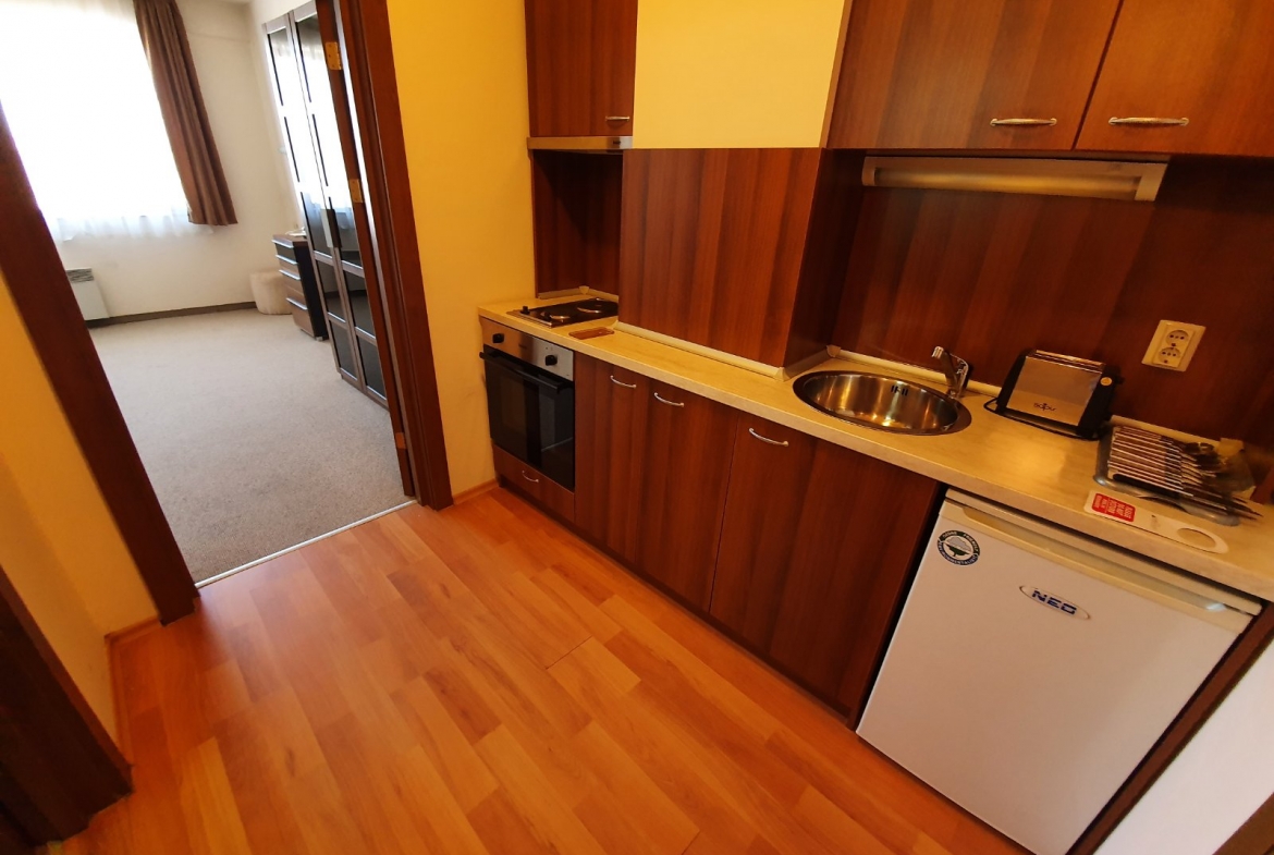 bansko: furnished studio for sale 50 meters from the ski lift, complex “vihren palace ski and spa” 4*