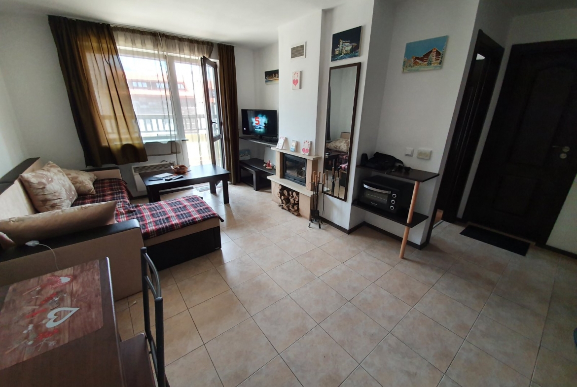 one bedroom apartment with fireplace in maria antoaneta