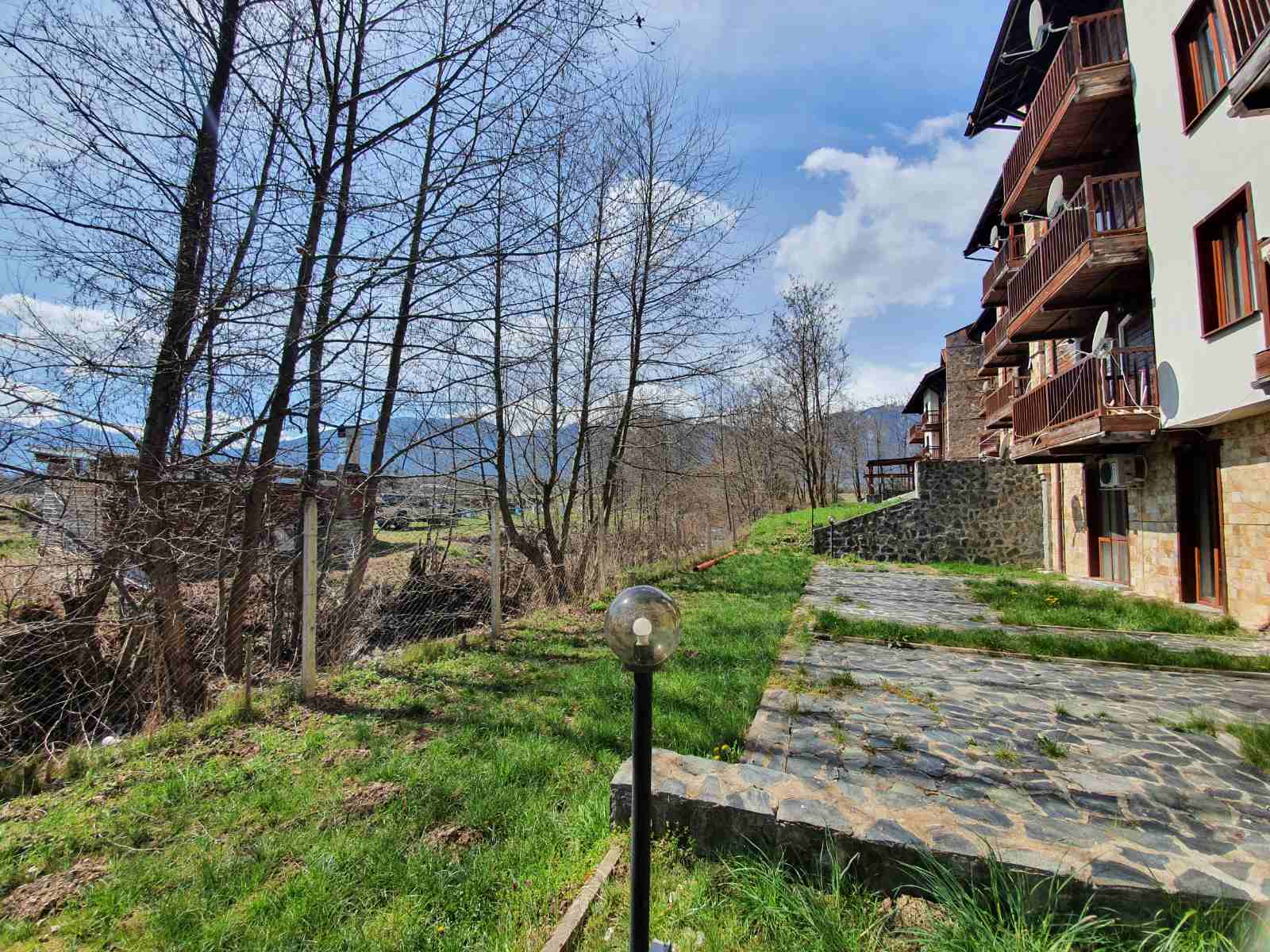 one-bedroom apartment with fireplace for sale, razlog